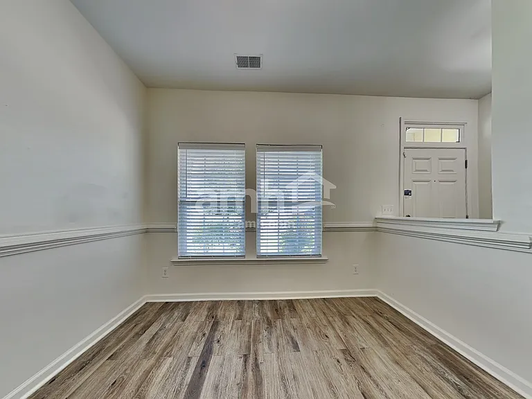 407 Pine Hill Ln — Photo 5