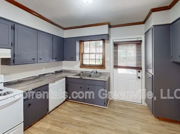 166 Hidden Hill Rd, Spartanburg, SC 29301