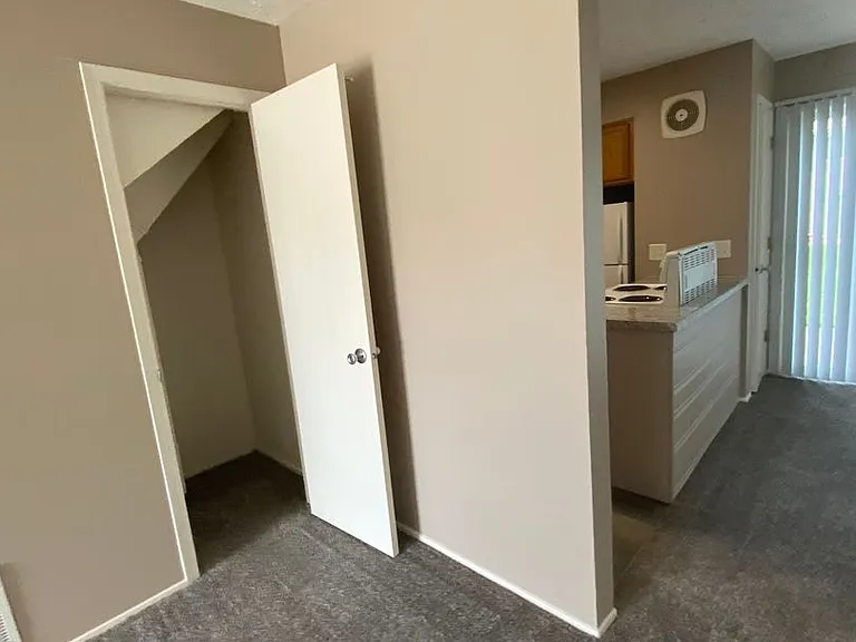 Southdale Square Apartments — Photo 164