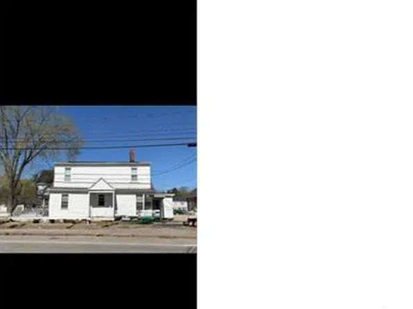4 Felker St #B, Rochester, NH 03839