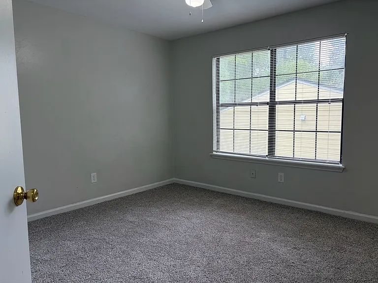 2348 Horne Ave #5 — Photo 12