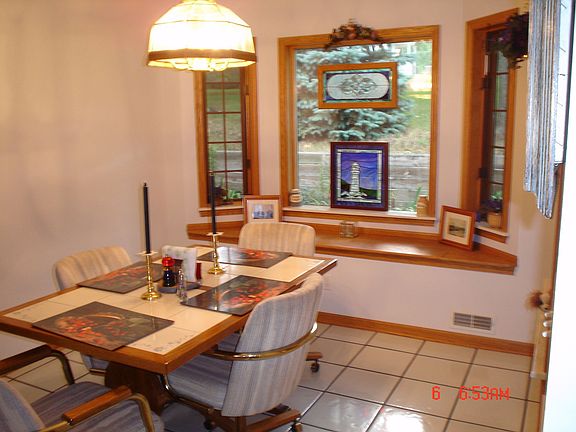 breakfast room