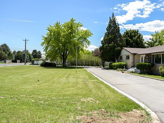2nd image of 2195 N 1200th St E