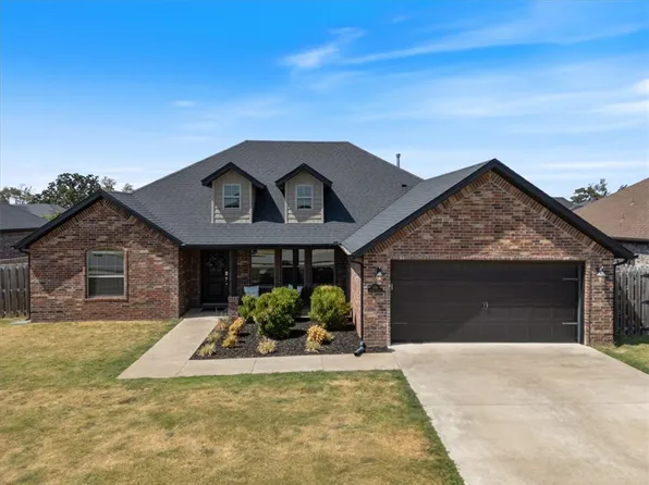 1741 Sunrise Cir, Centerton, AR 72719
