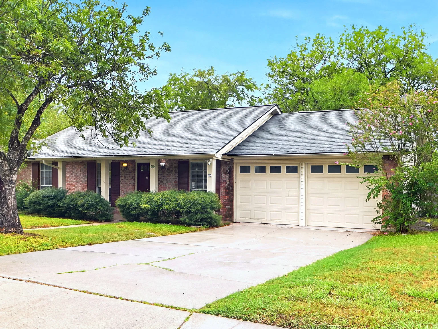 4 bed, 1288 sqft, $1,595 — Photo 1