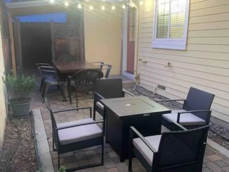 Four seated propane fire pit.