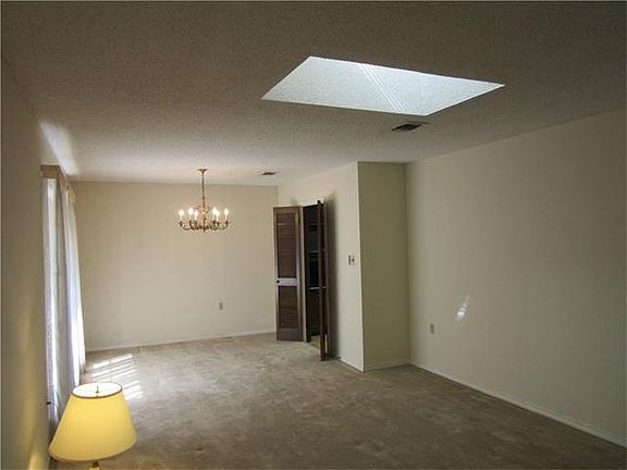 5th image of 1108 Somerset Ave