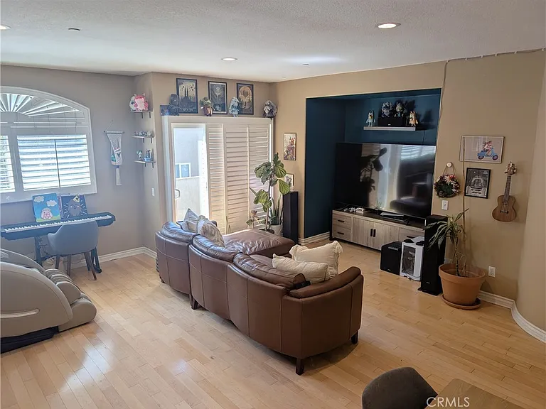 328 E Imperial Ave #6 — Photo 5