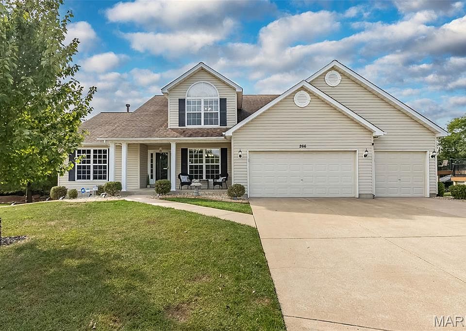 1st image of 266 Hickory Wood Dr