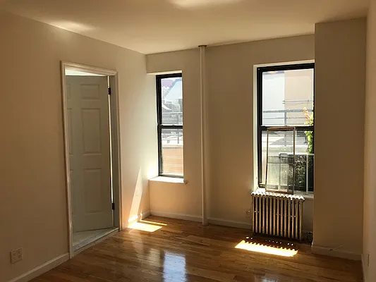 Rented by Salon Realty Corp | media 10