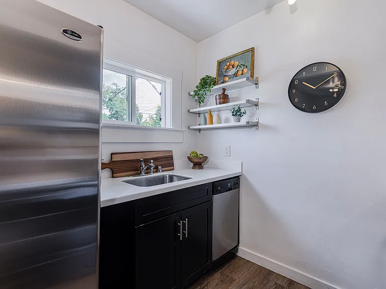 888 Petaluma Blvd S — Photo 19