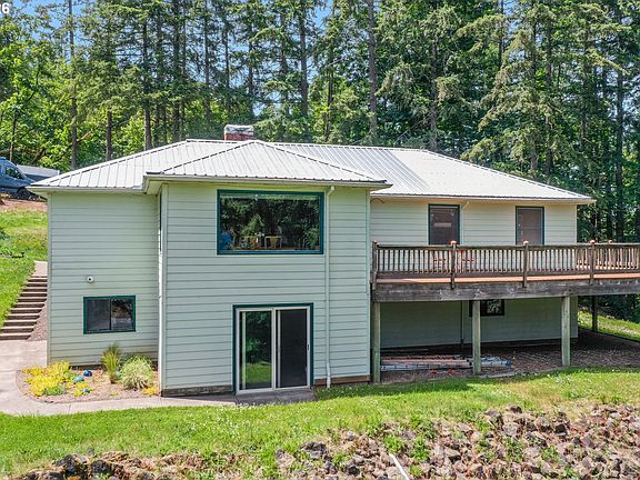 5th image of 23175 NE Ridge Rd