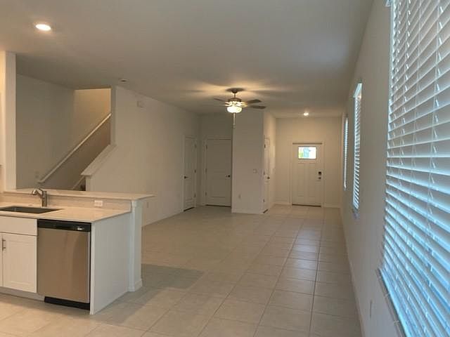 1st image of 37738 Leafside Ln #10
