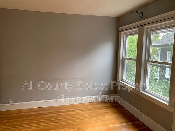 4th image of 195 Jefferson Ave #2