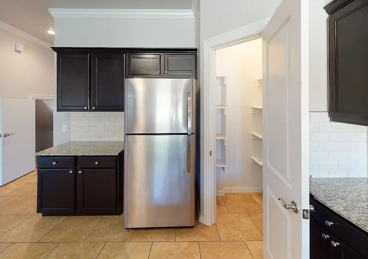 3 bed, 2.5 bath, 1550 sqft — Photo 1