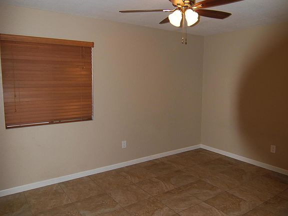 4th image of 3402 N 32ND Street #105