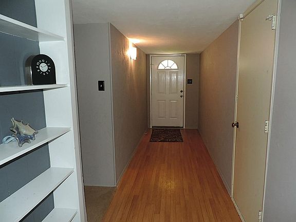 Hardwood Floors in Entry with built-ins!