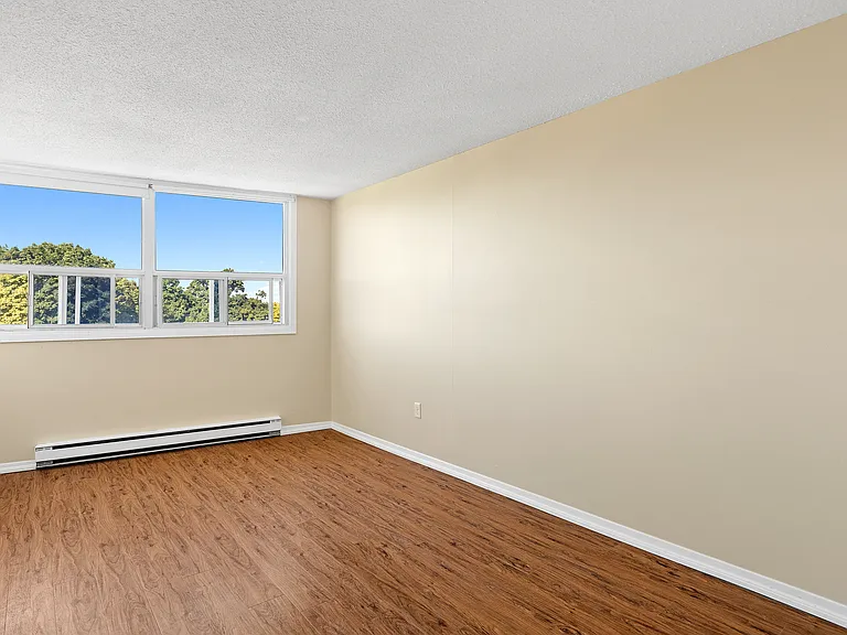 285 Loretta Ave S — Photo 28