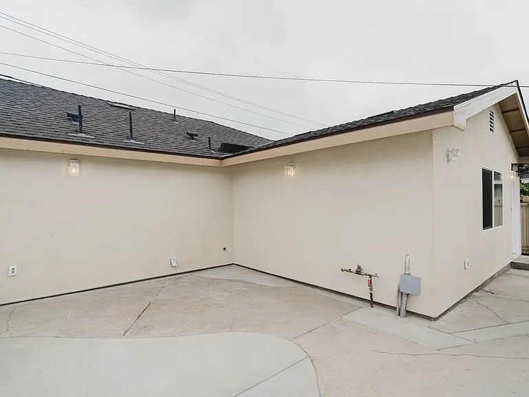 9628 Keokuk Ave — Photo 21