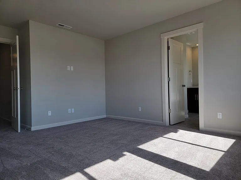 6219 Rebecca St SE — Photo 9