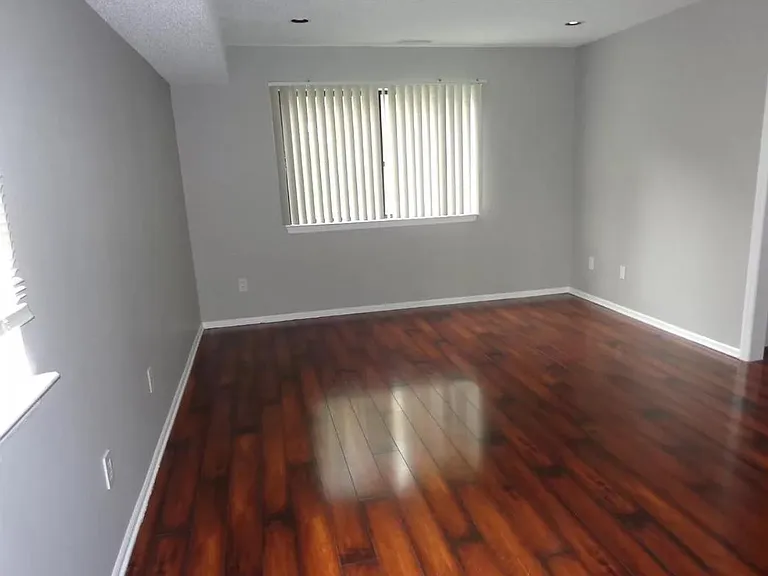 303 Edison Glen Ter — Photo 8