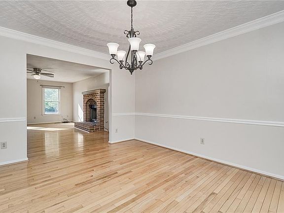 5th image of 720 Keeling Dr
