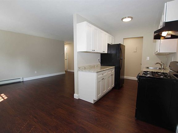 5th image of 9D-33 Hemlock Dr