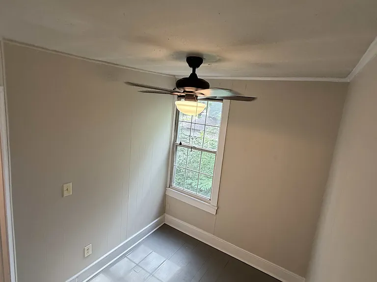 817 College St #4 — Photo 9