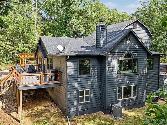 4th image of 4 Wolf Trail Ct