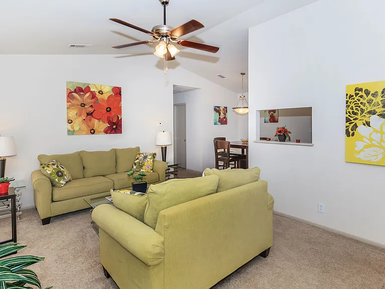 Beeville Station Apartments — Photo 15