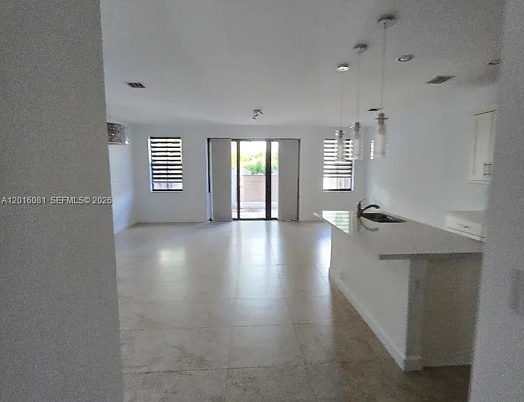 5810 NW 104th Path #5810 — Photo 7