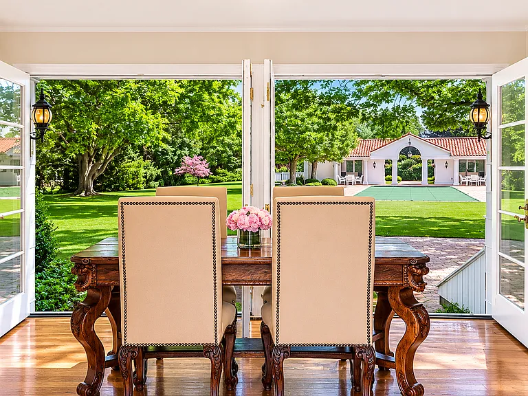 33 Apaquogue Rd — Photo 4