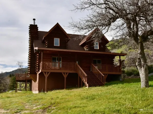 24401 Serra Pl, Tehachapi, CA 93561