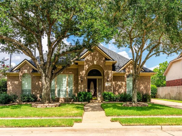 2703 W Oaks Cir E