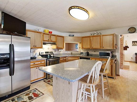 5th image of 1858 Van Allen Cir