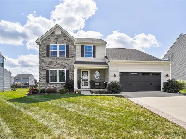 1686 Gate House St NE, Canton, OH 44721