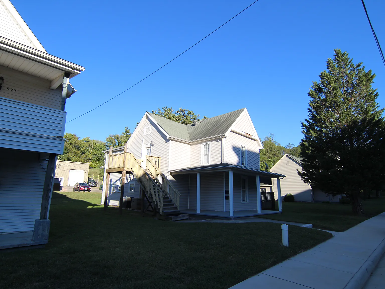 1 bed, 911 sqft, $945 — Photo 1
