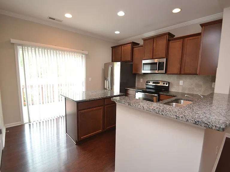 327 Dove Cottage Ln — Photo 10