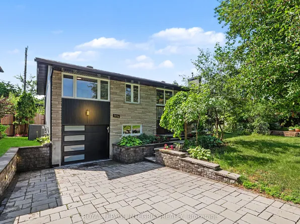 1034 Walkley Rd, Ottawa, ON K1V 6R2