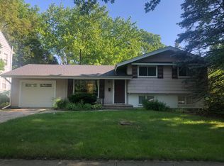 727 W Hillcrest Dr, Dekalb, IL 60115