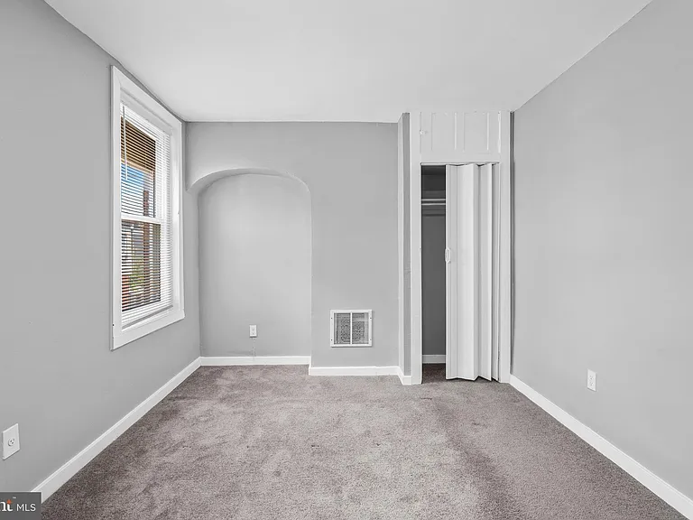 510 E Willard St — Photo 14