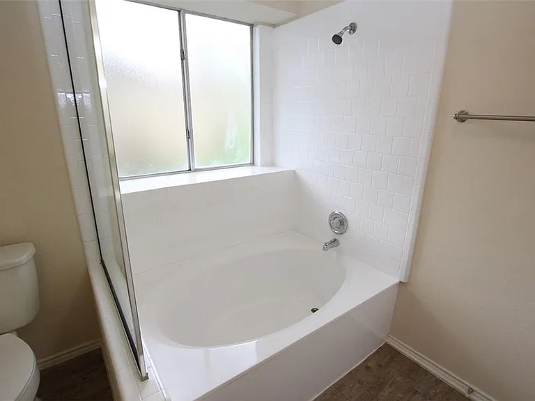 605 Elder Way — Photo 14