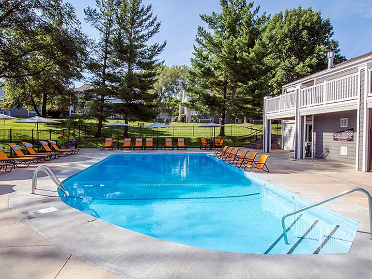 FREE 2nd Month's Rent When You Apply Within 24 Hours of Your Tour at Weston Park Apartments! — Photo 6