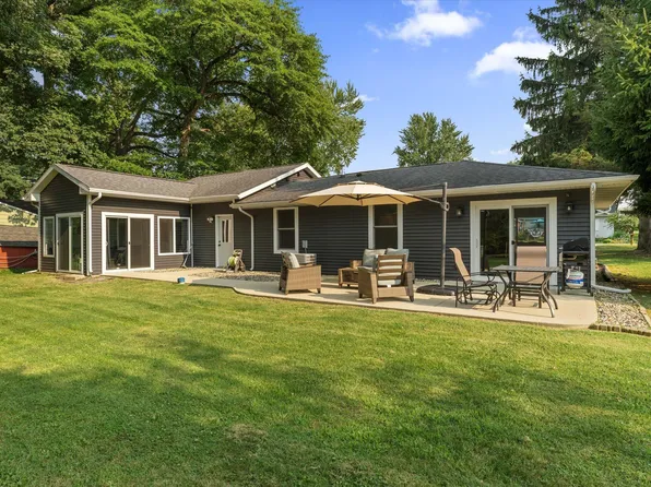 21684 Channel Pkwy, Edwardsburg, MI 49112