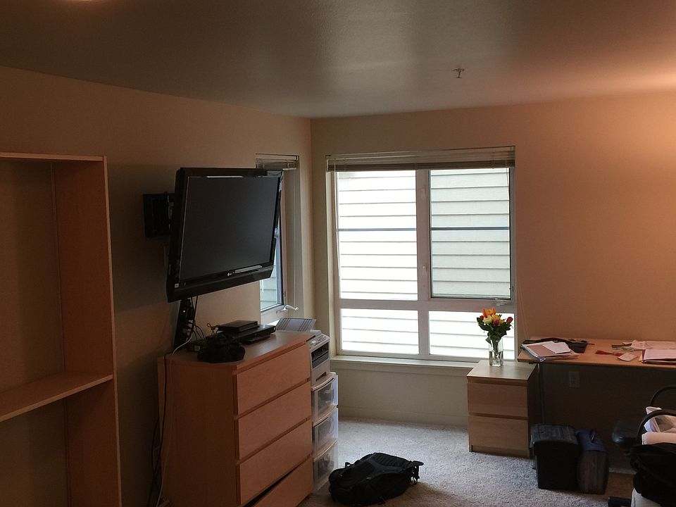 1st image of 4348 9th Ave NE APT 517