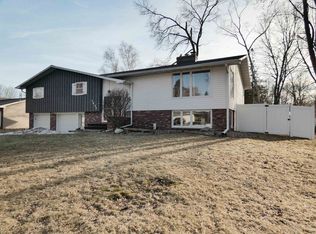 1635 Birchwood Dr, Green Bay, WI 54304