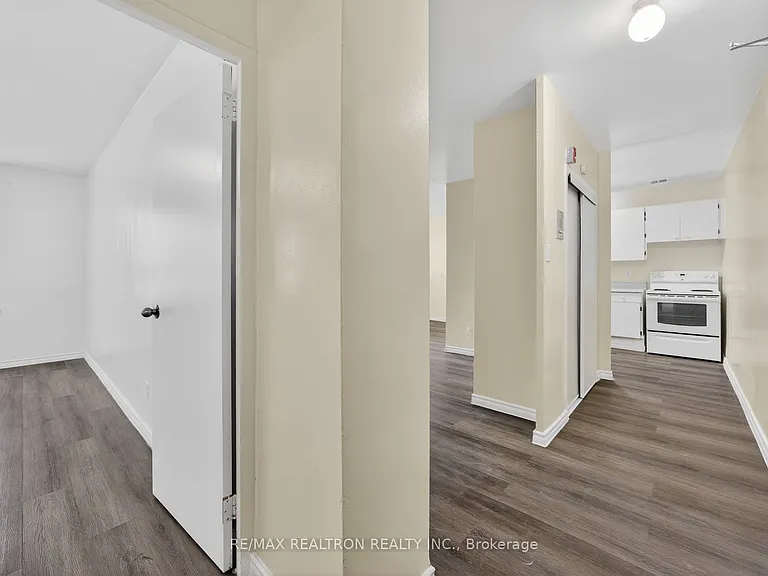 275 Wentworth St W #716 — Photo 6