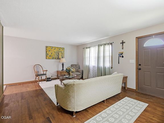 3rd image of 1611 Cherry Blossom Ln
