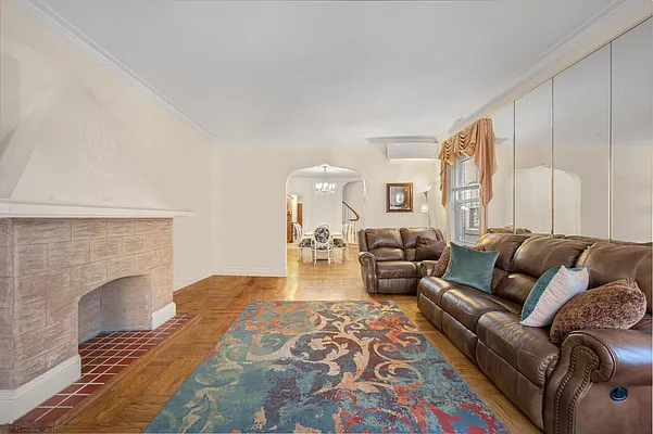 Sold by Madison Estates Sotheby's International Realty | media 3