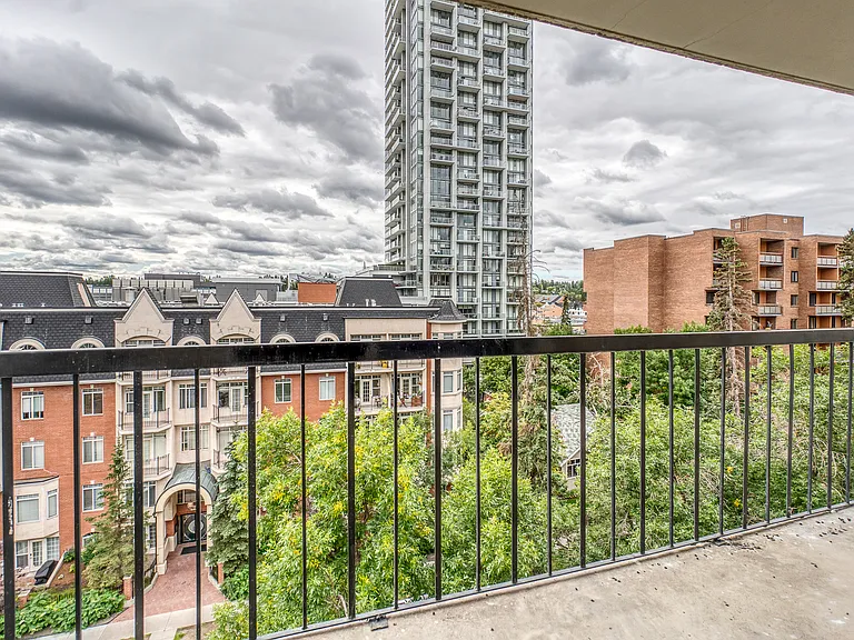 930 15th Ave SW — Photo 12